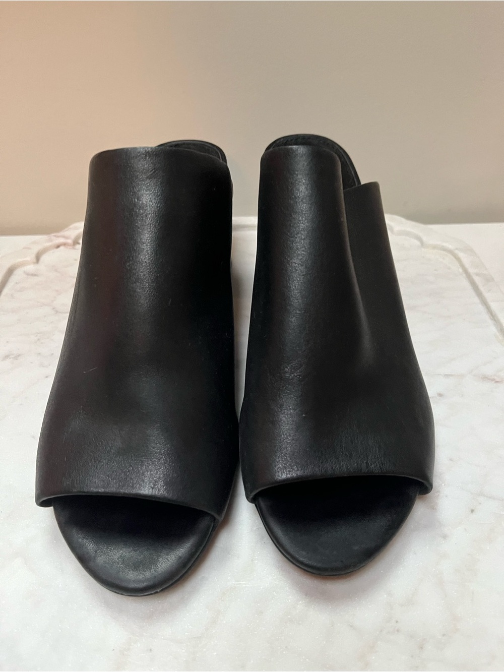 Steve Madden Black Leather Open-Toe Mule